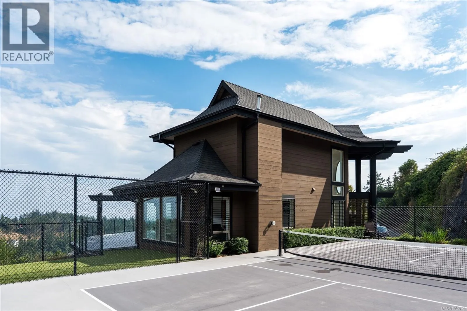 3392 Haida Dr