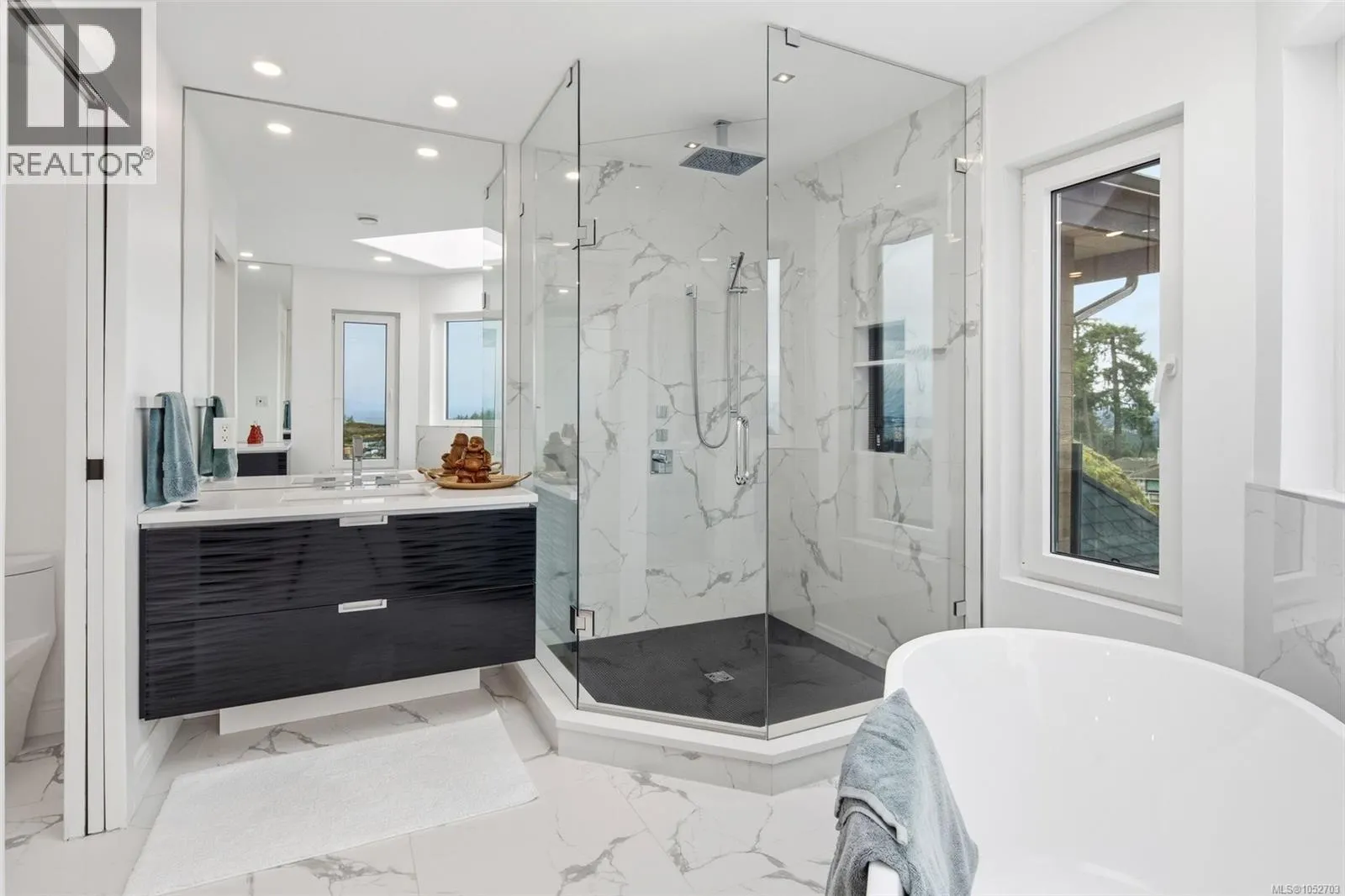 3392 Haida Dr