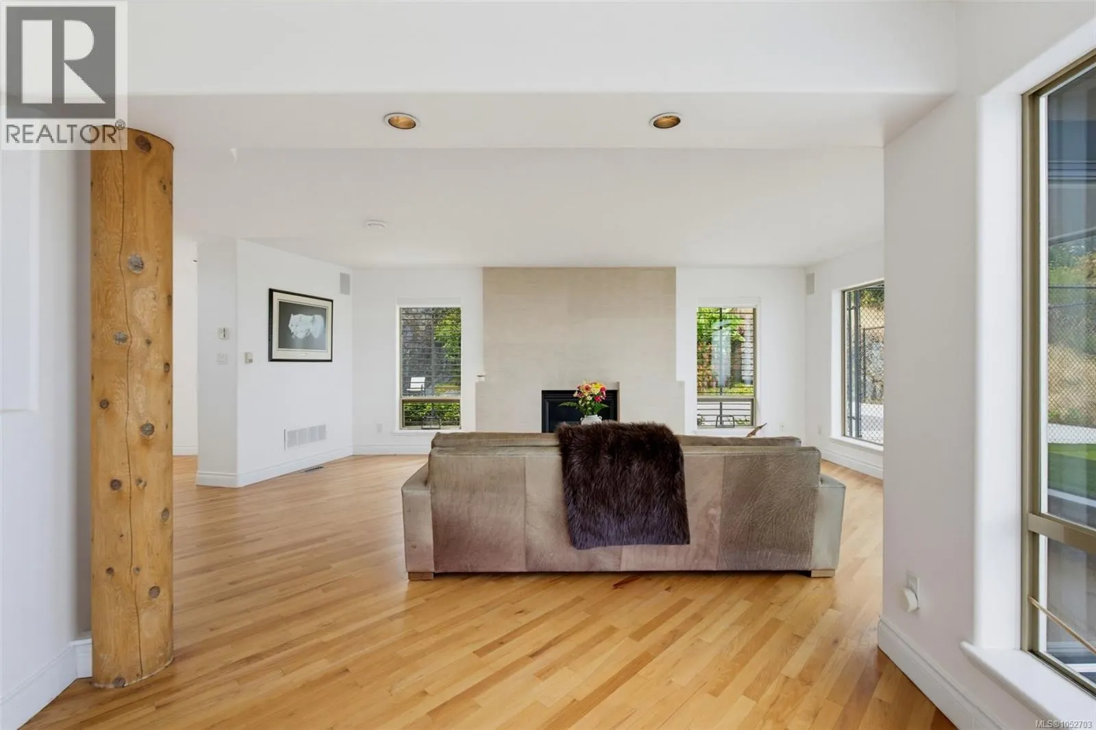 3392 Haida Dr