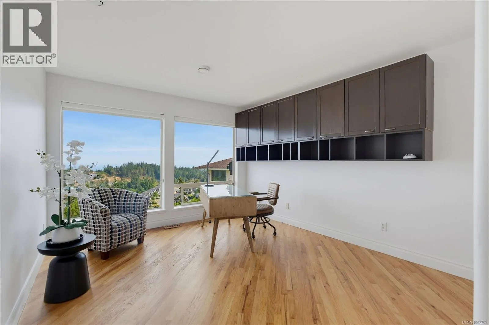3392 Haida Dr