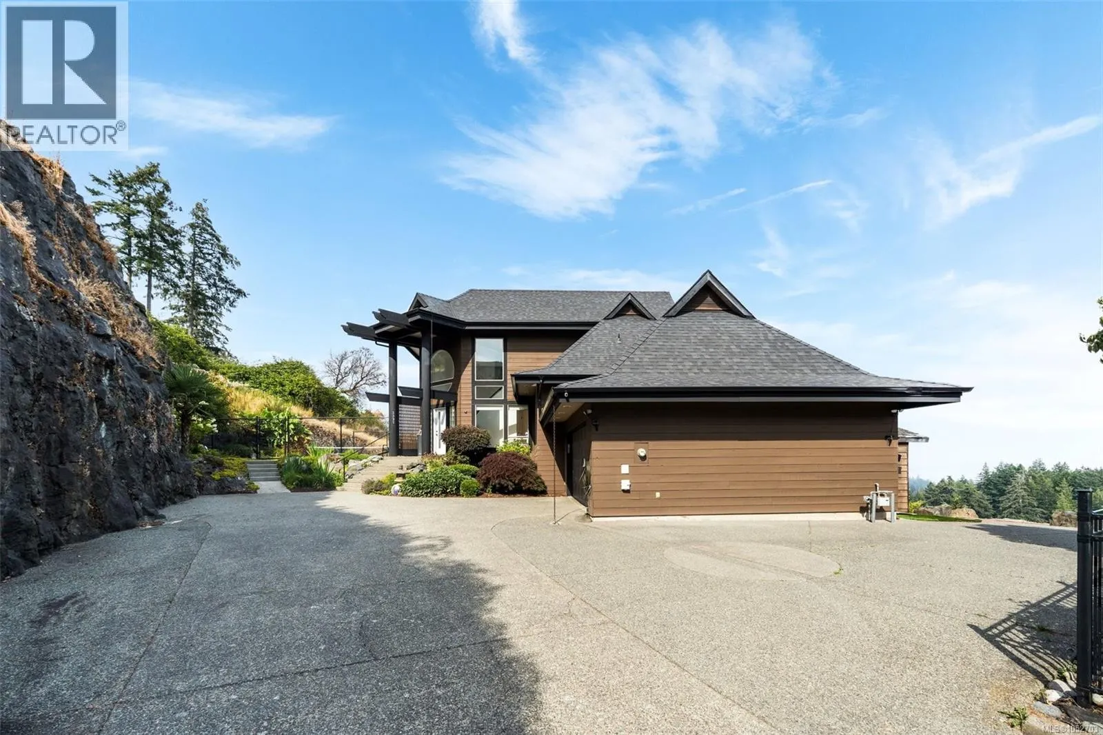 3392 Haida Dr