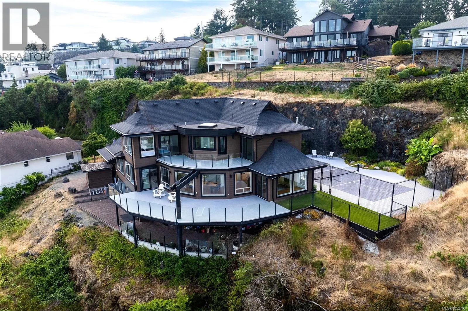 3392 Haida Dr