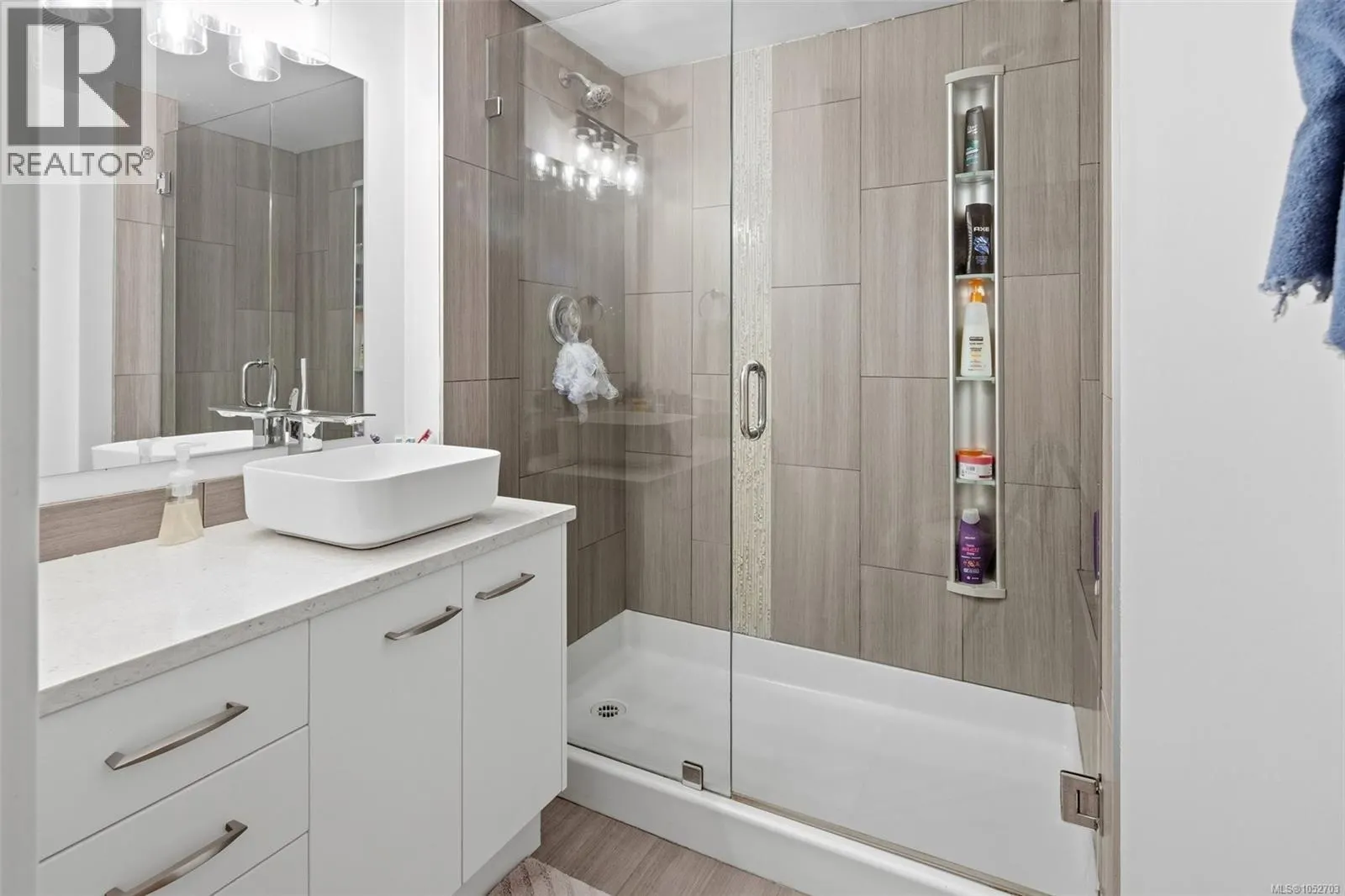 3392 Haida Dr