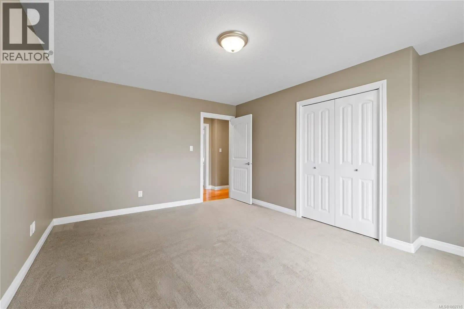 315 Crabapple Cres