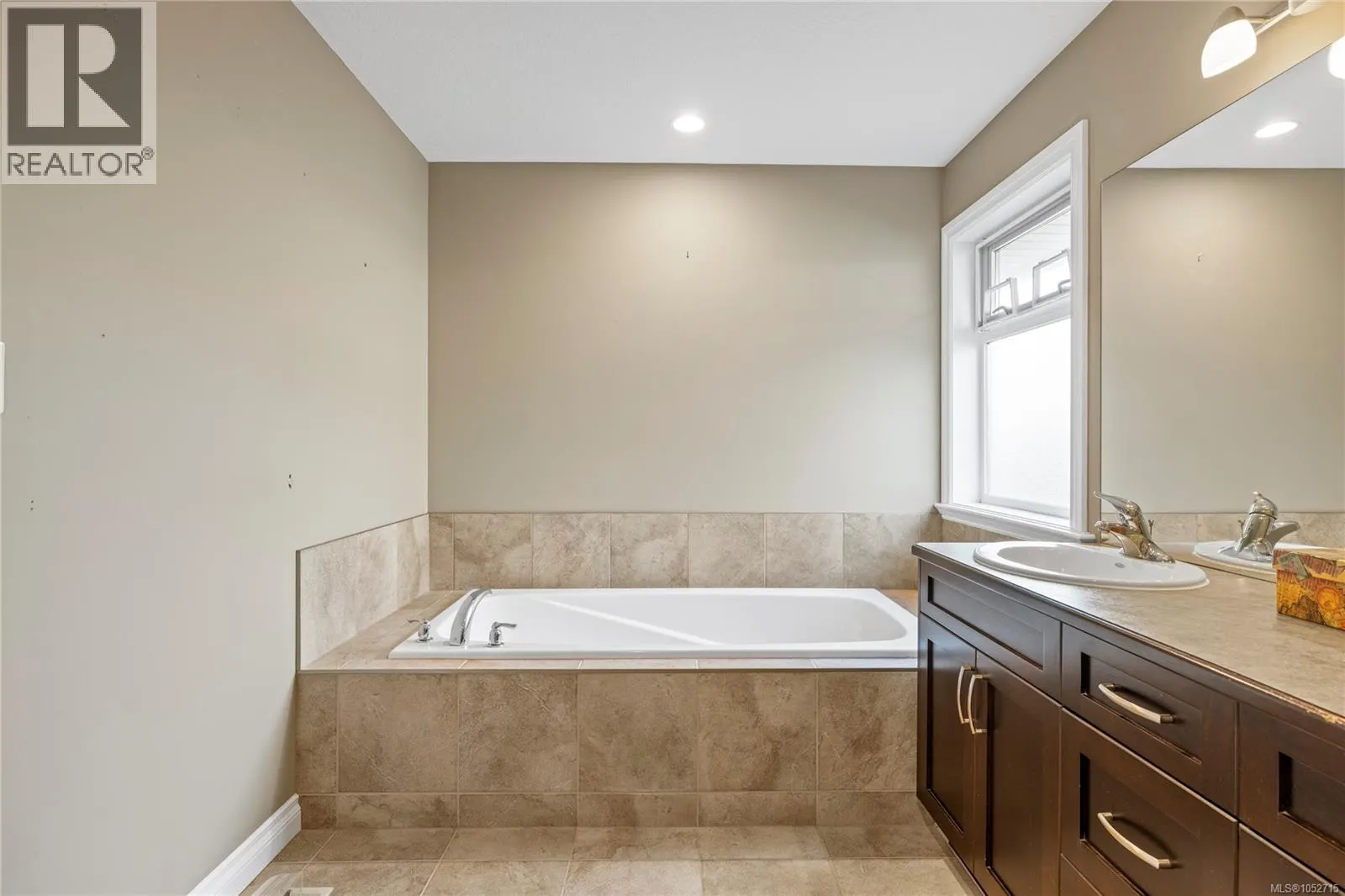315 Crabapple Cres