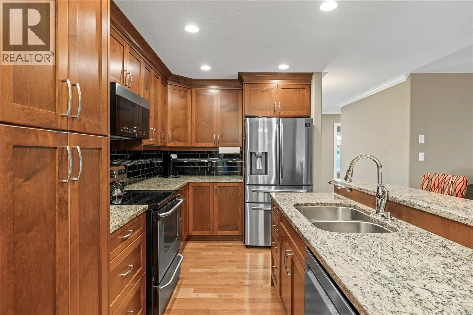 315 Crabapple Cres