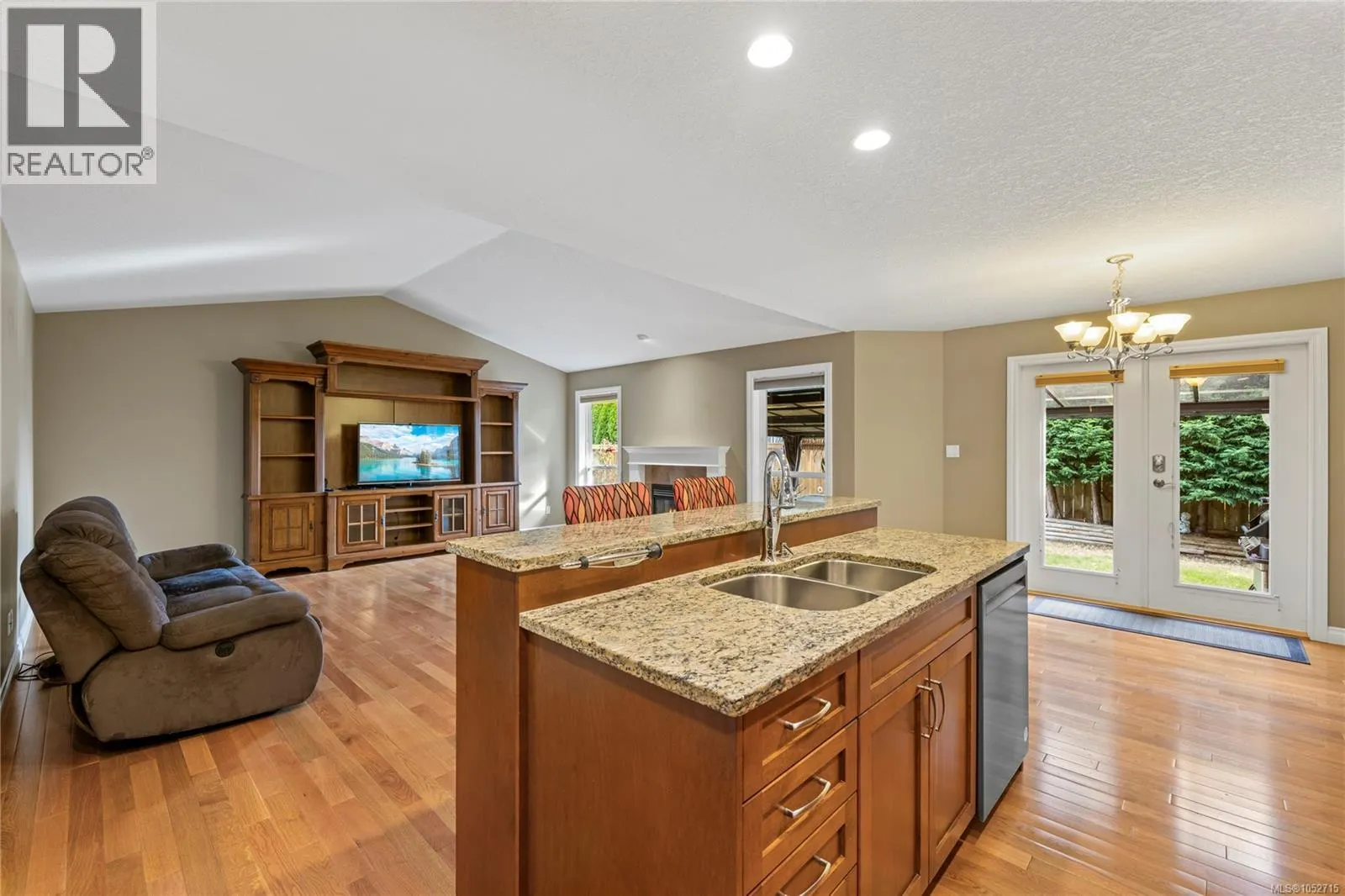 315 Crabapple Cres