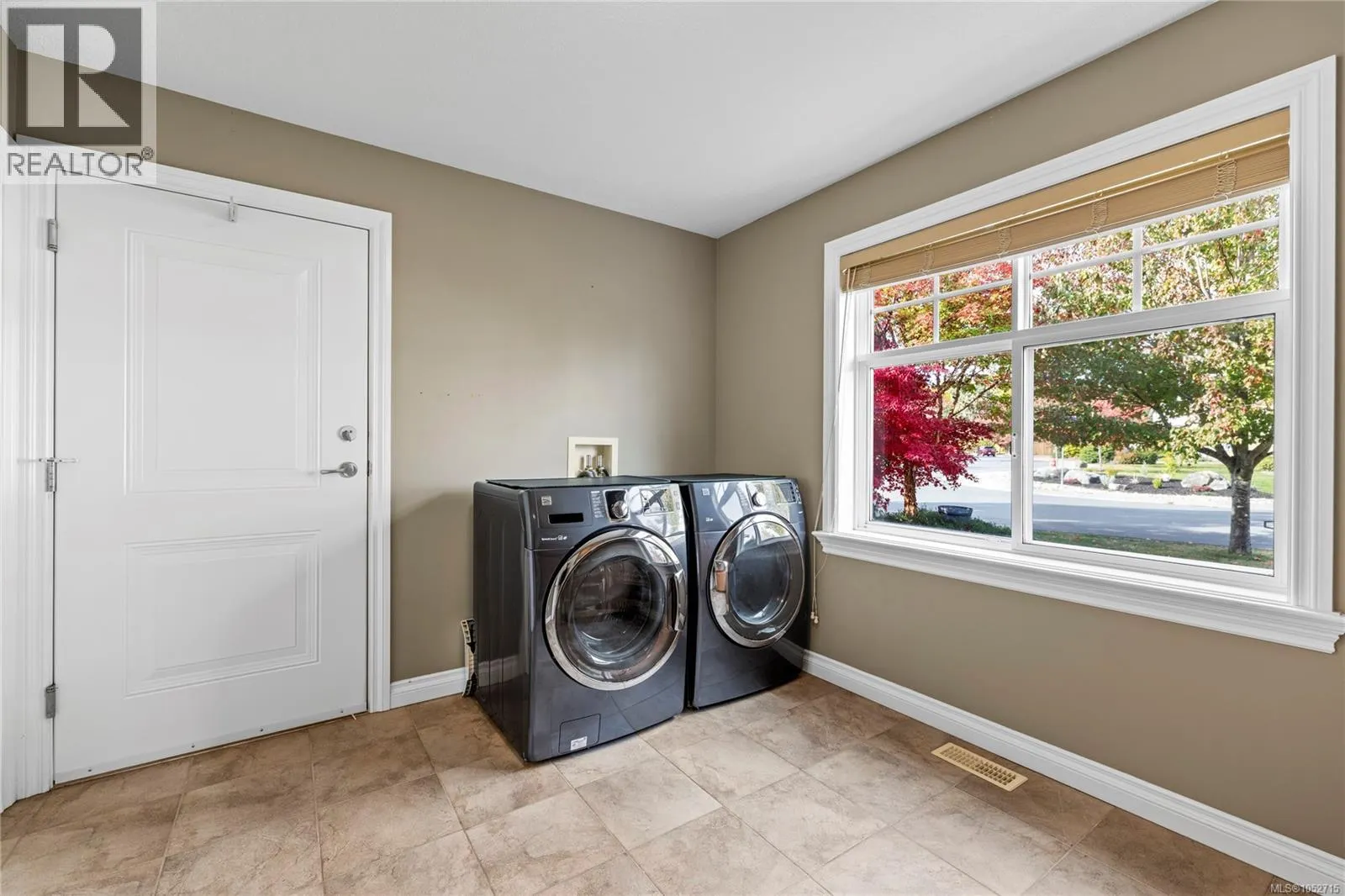 315 Crabapple Cres