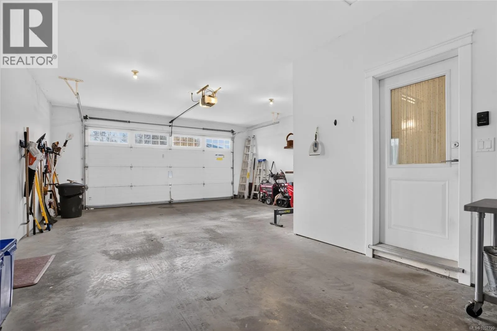 3630 Eagleview Dr