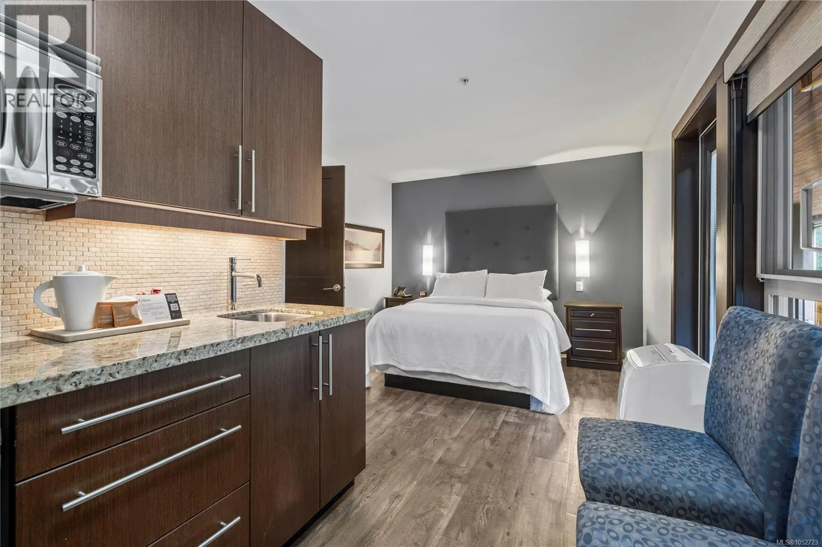 242 1175 Resort Dr