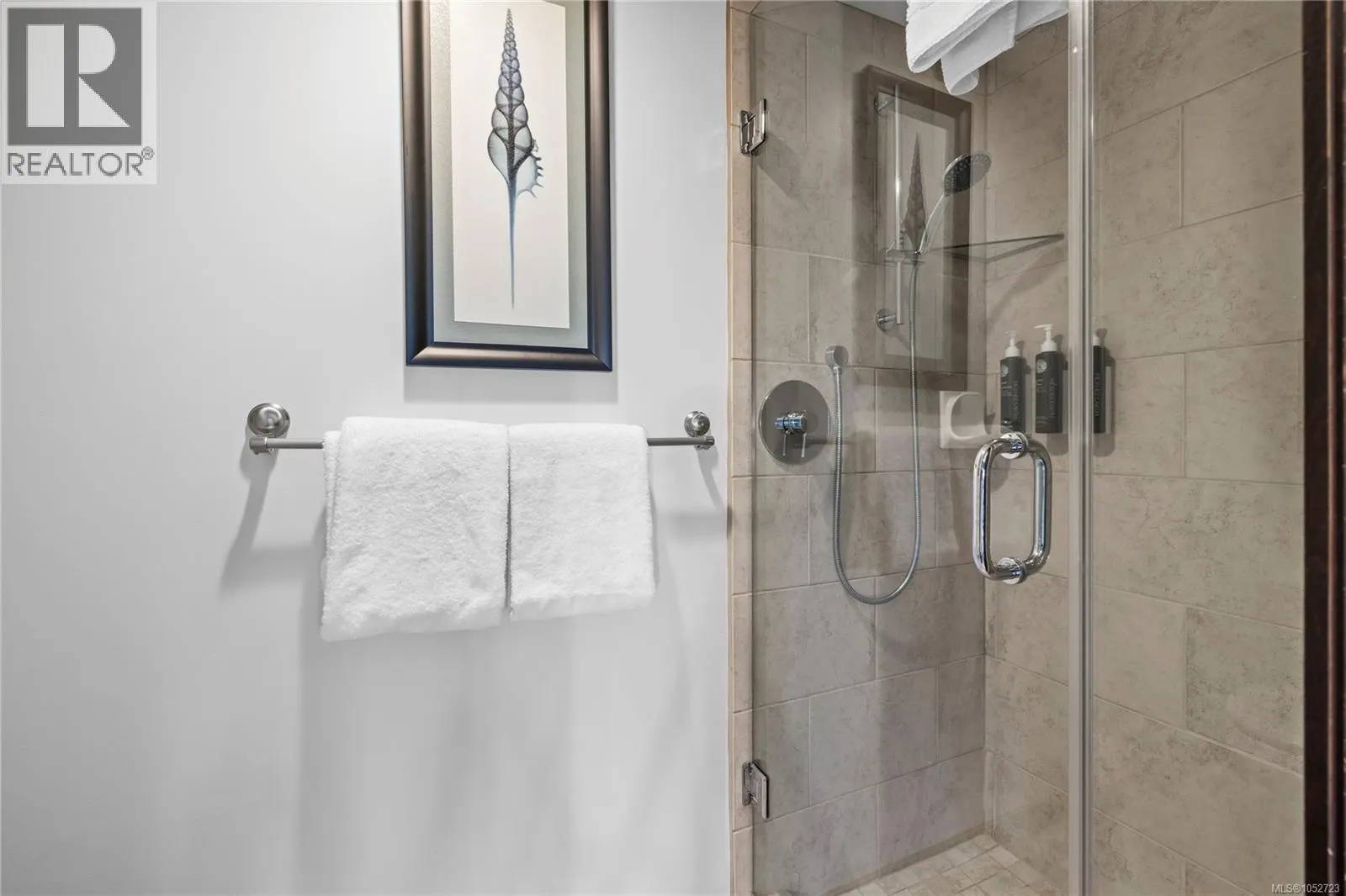 242 1175 Resort Dr