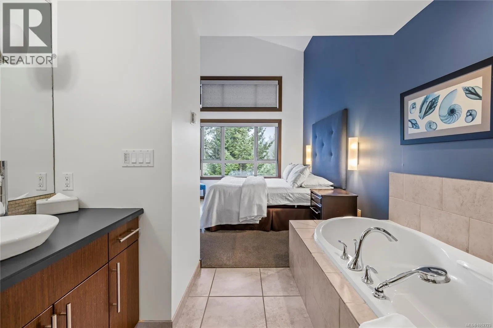 242 1175 Resort Dr