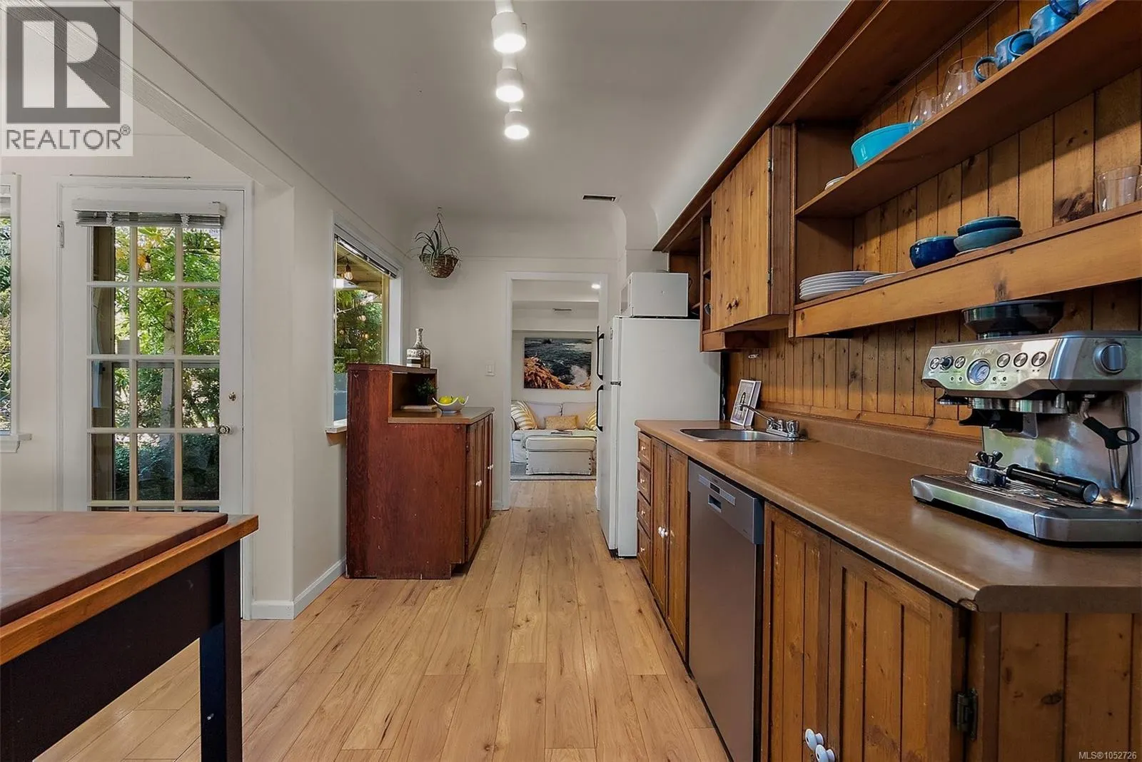 373 Richmond Ave
