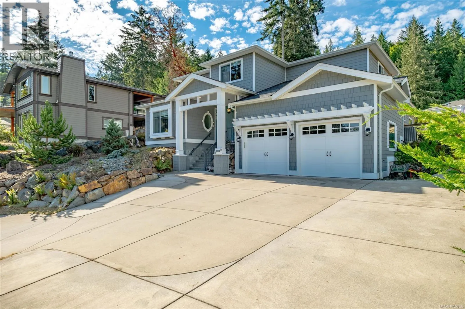 3112 Dolphin Dr