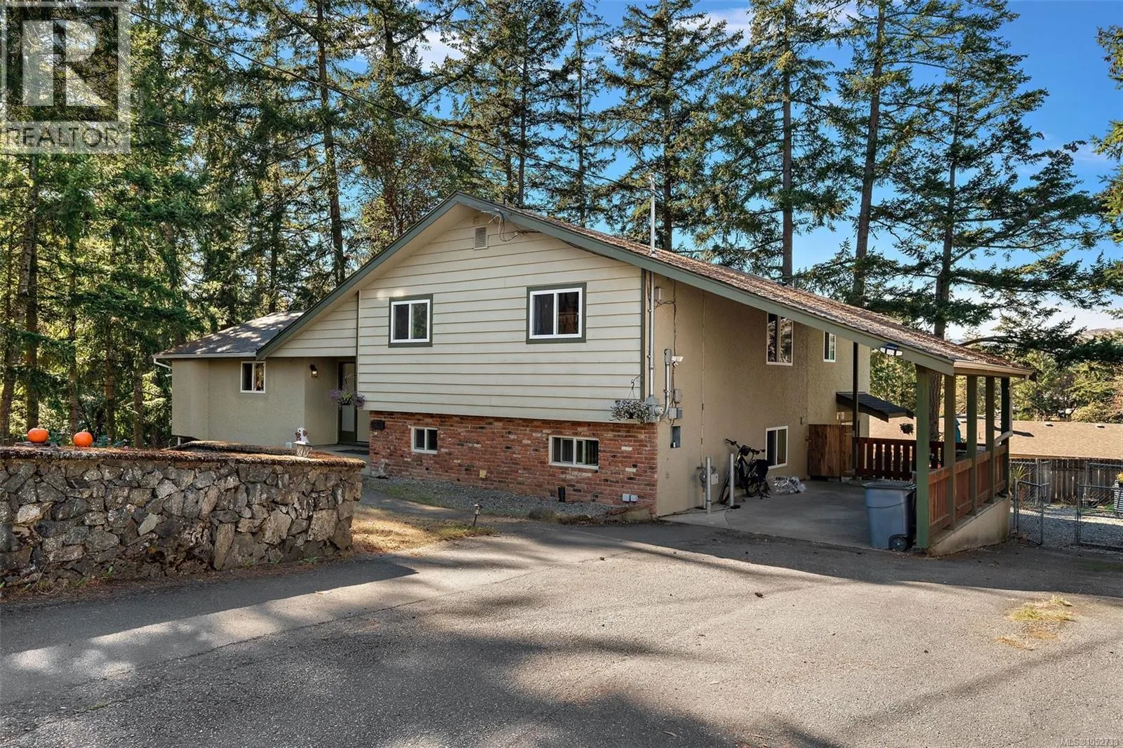 321 Renart Pl