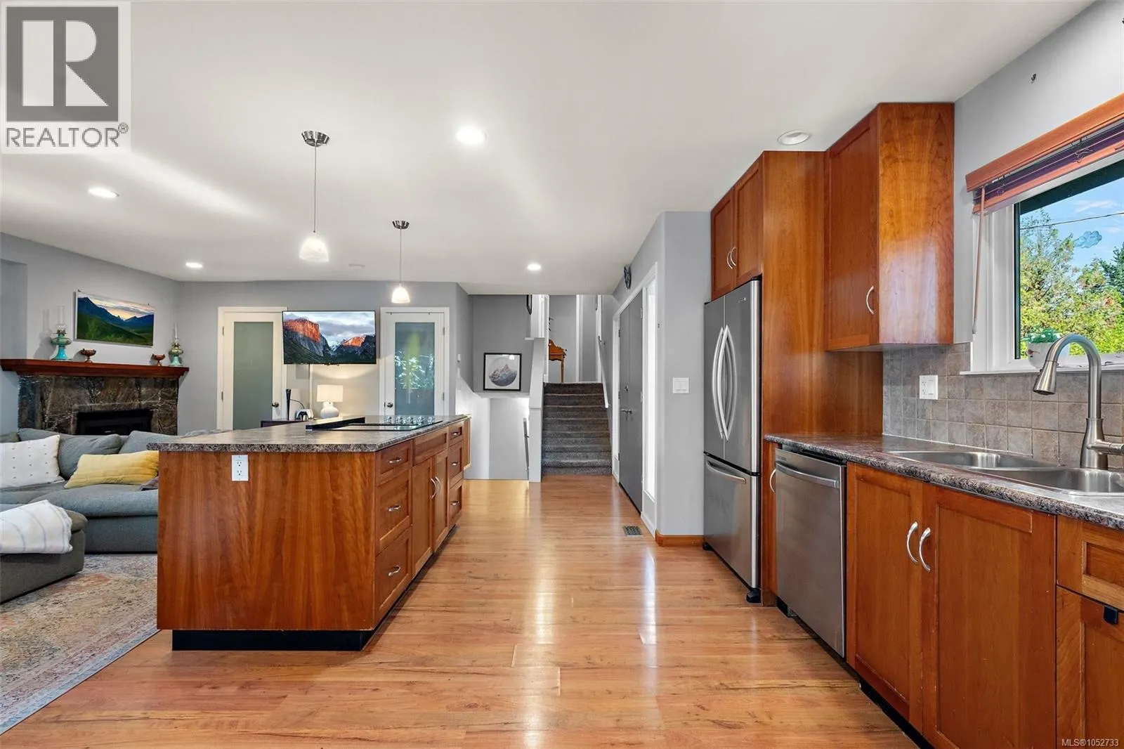 321 Renart Pl