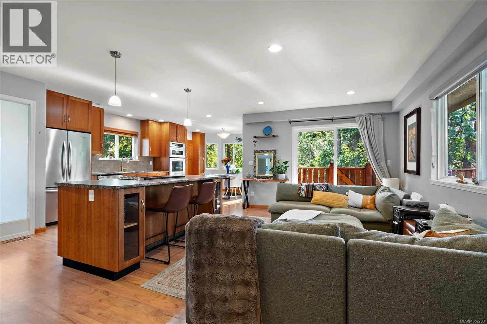 321 Renart Pl