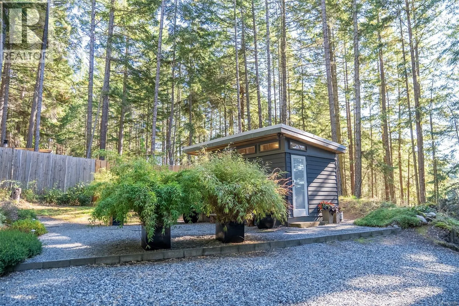 2701 Galley Cres