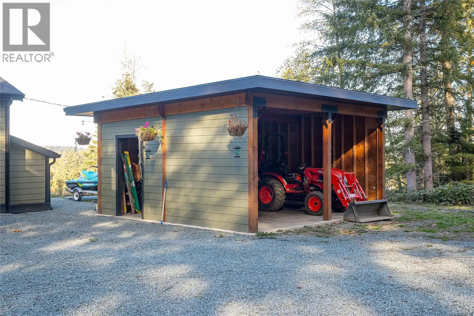 8258 Trans Canada Hwy