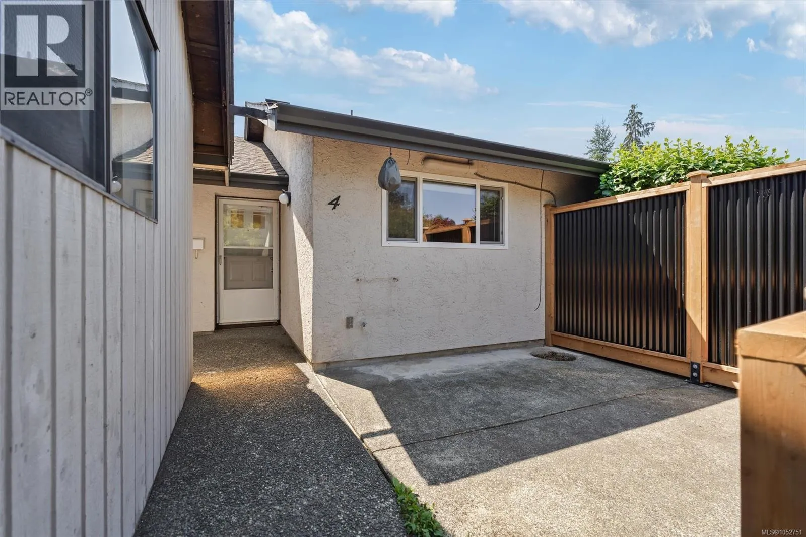 4 1184 Clarke Rd