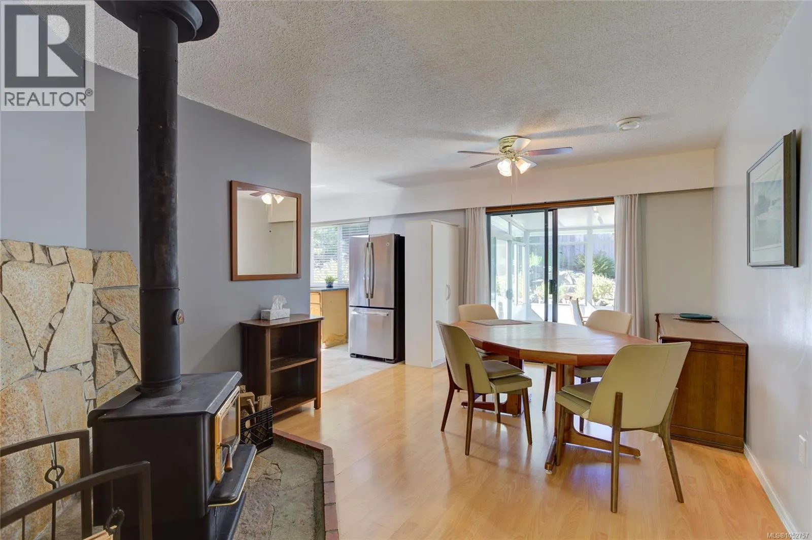 1837 Sandra Pl