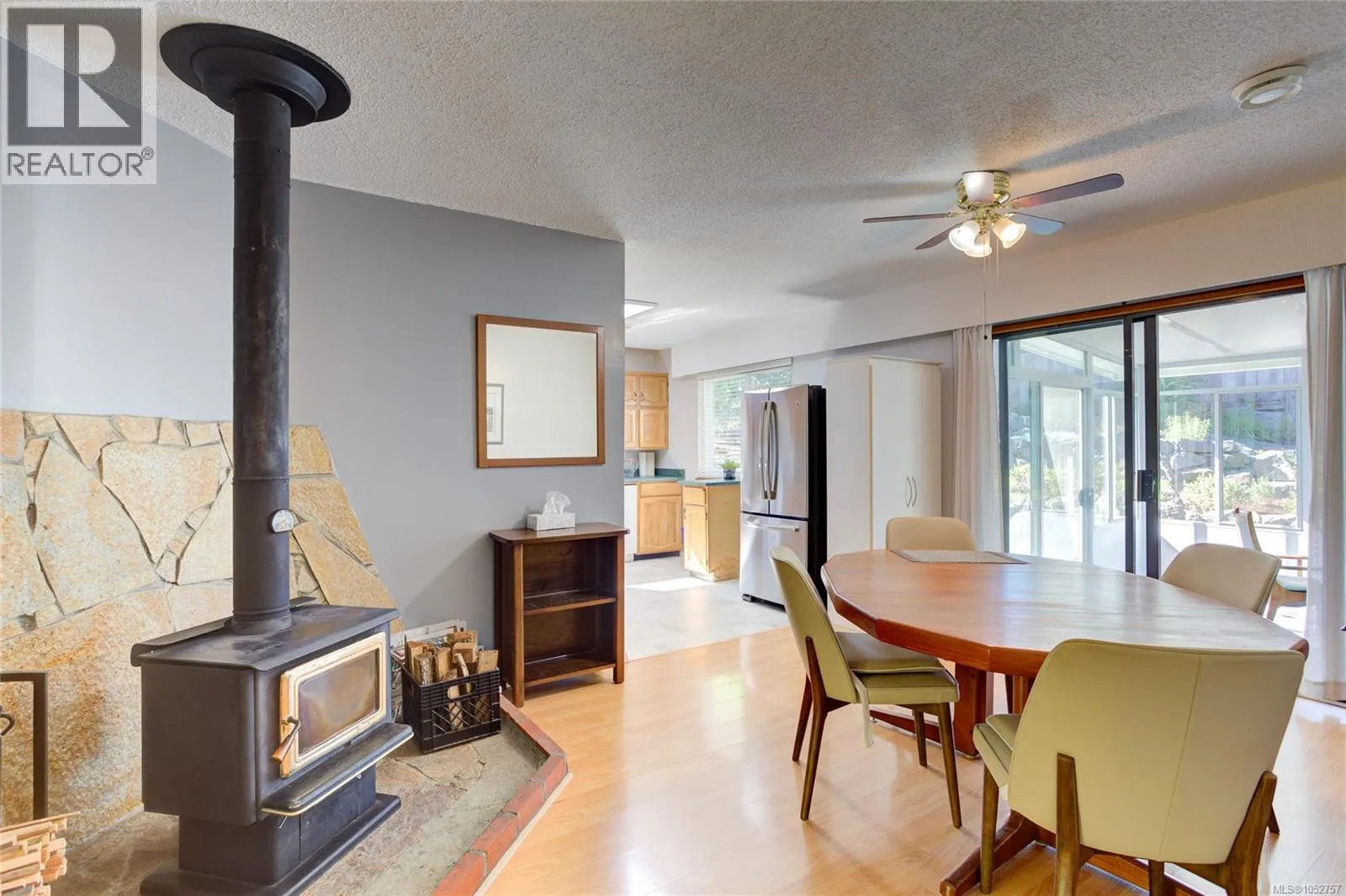 1837 Sandra Pl
