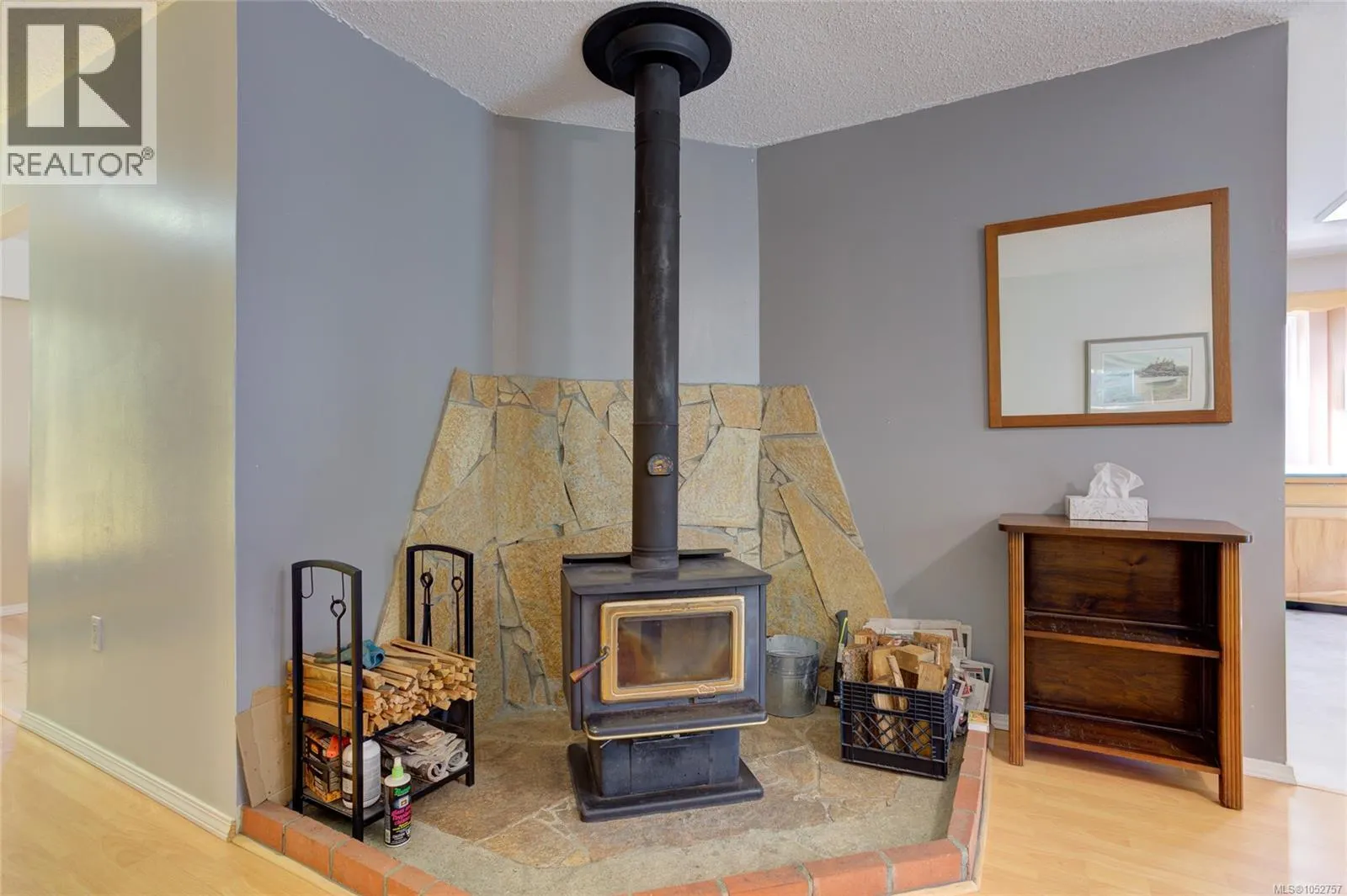 1837 Sandra Pl