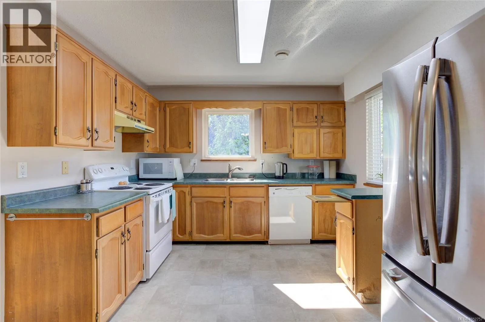 1837 Sandra Pl