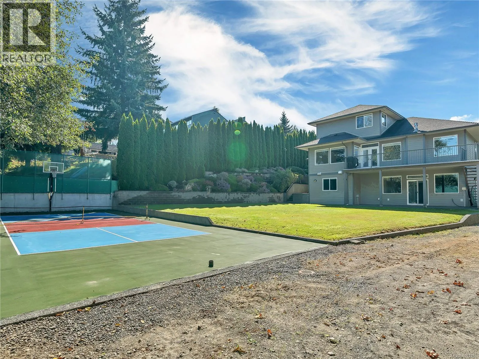 830 Pinecrest Rd