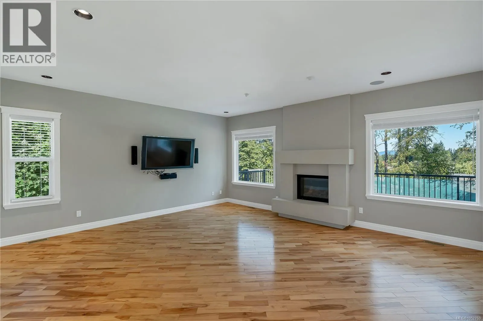 830 Pinecrest Rd
