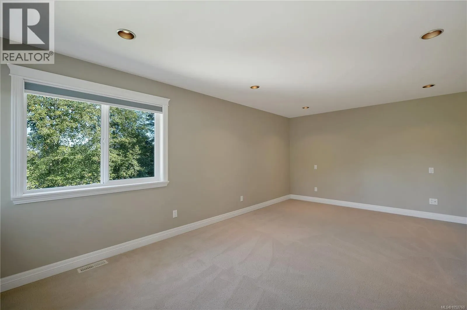830 Pinecrest Rd