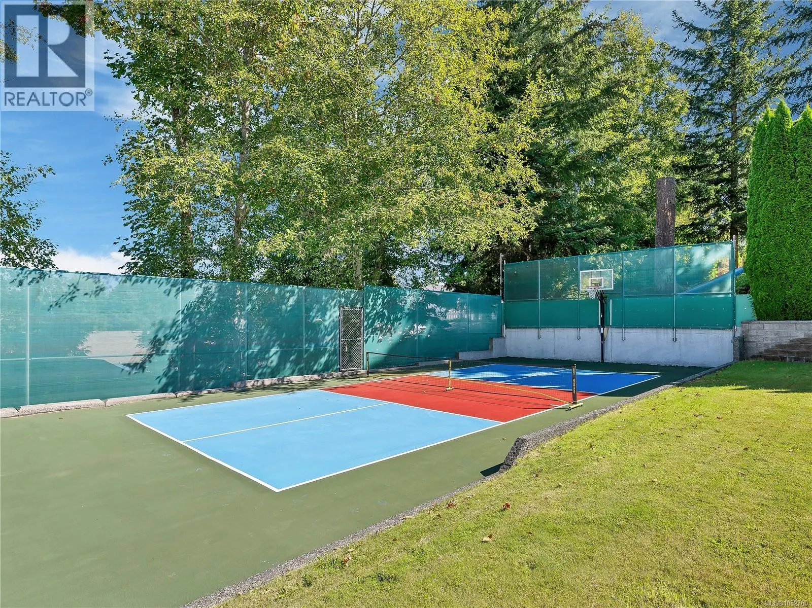830 Pinecrest Rd