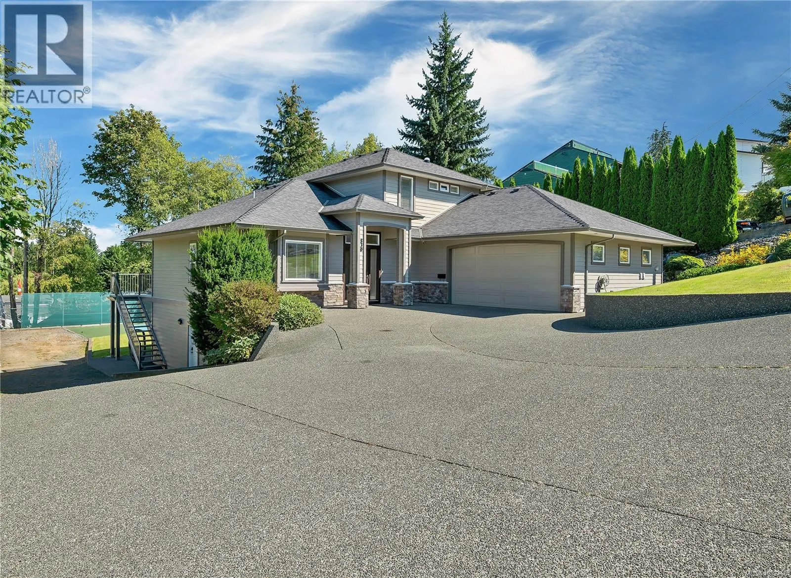 830 Pinecrest Rd