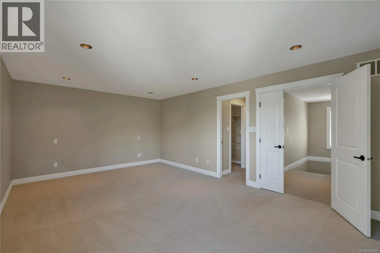 830 Pinecrest Rd