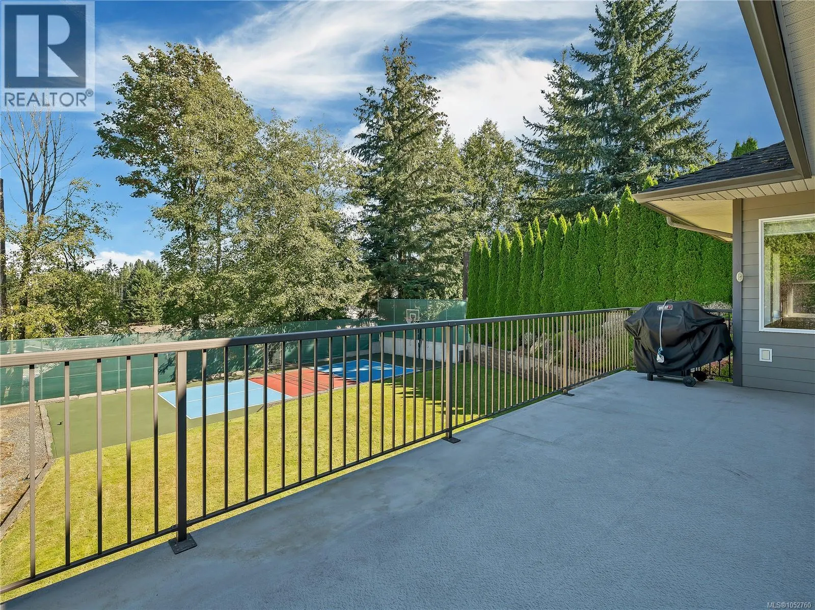 830 Pinecrest Rd