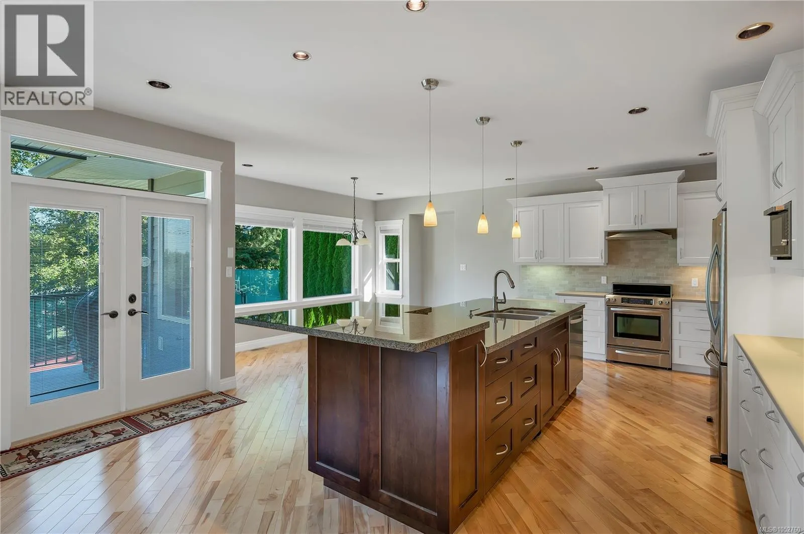 830 Pinecrest Rd