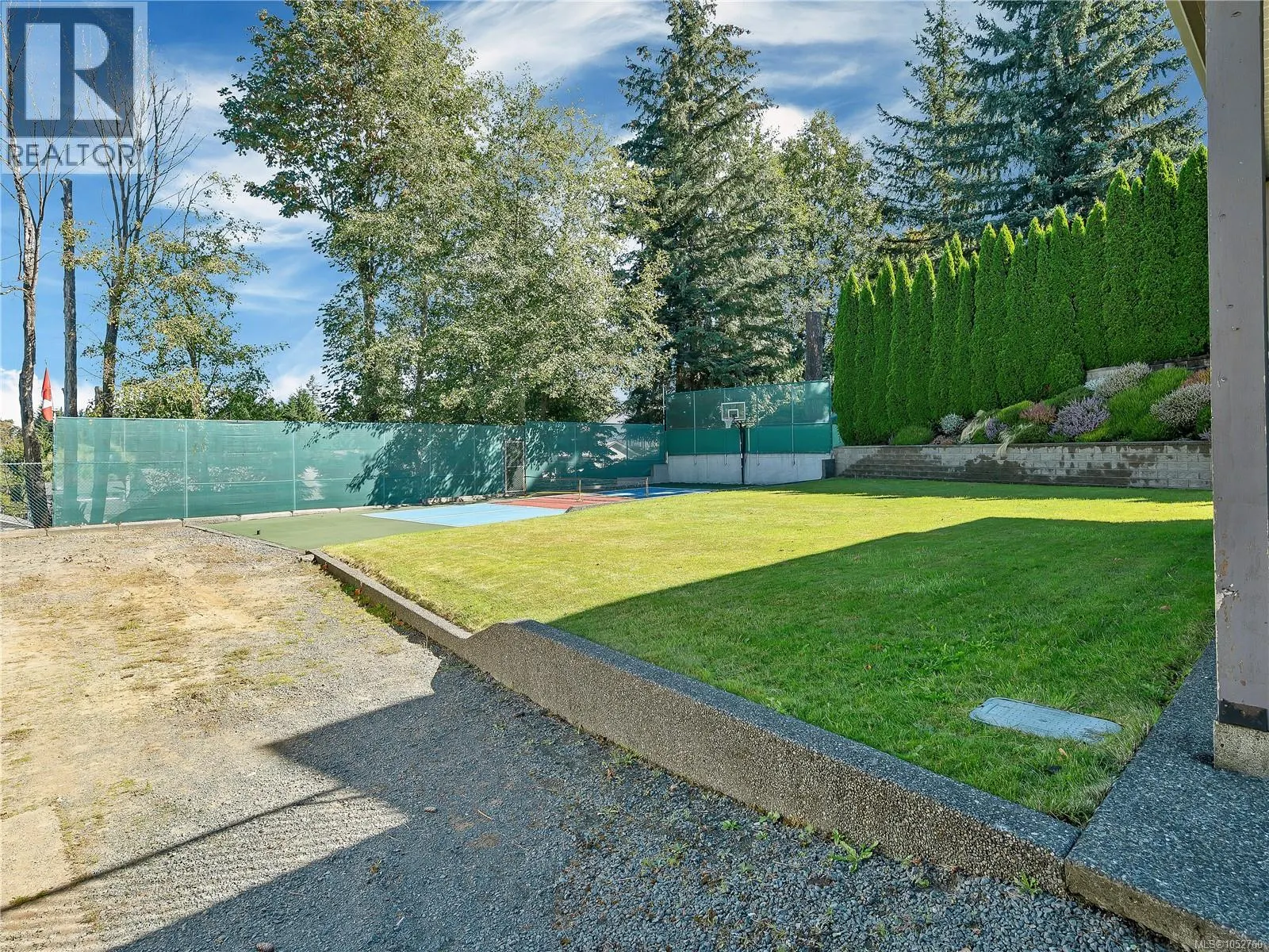 830 Pinecrest Rd