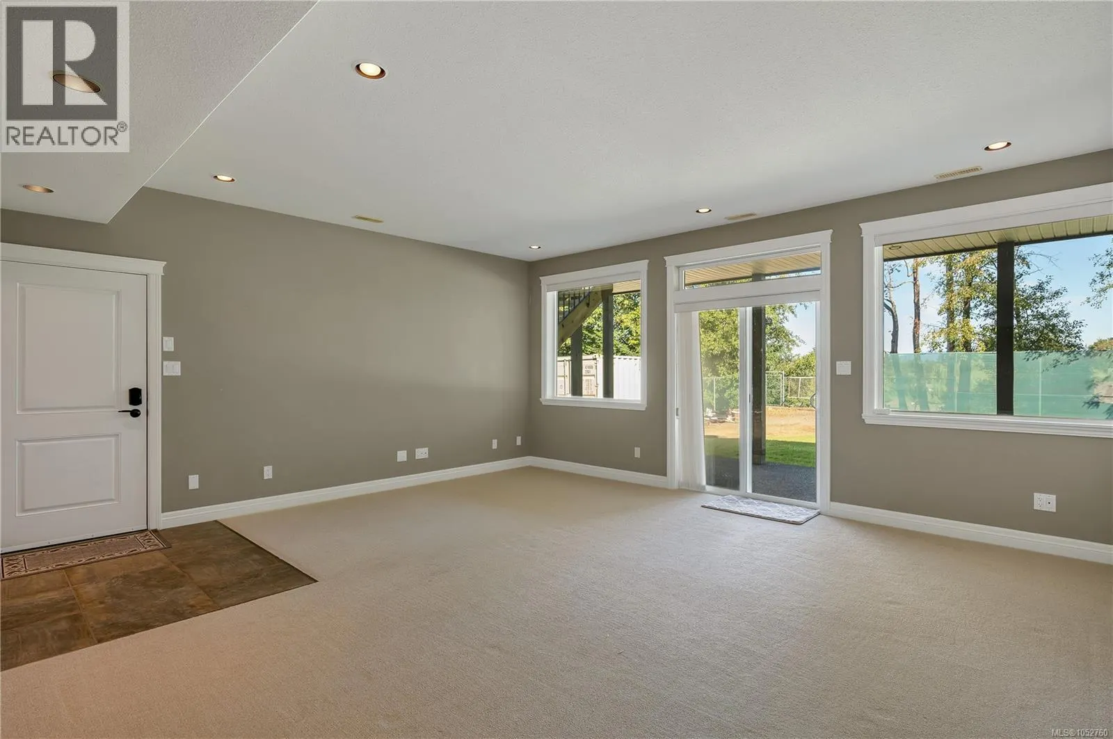 830 Pinecrest Rd