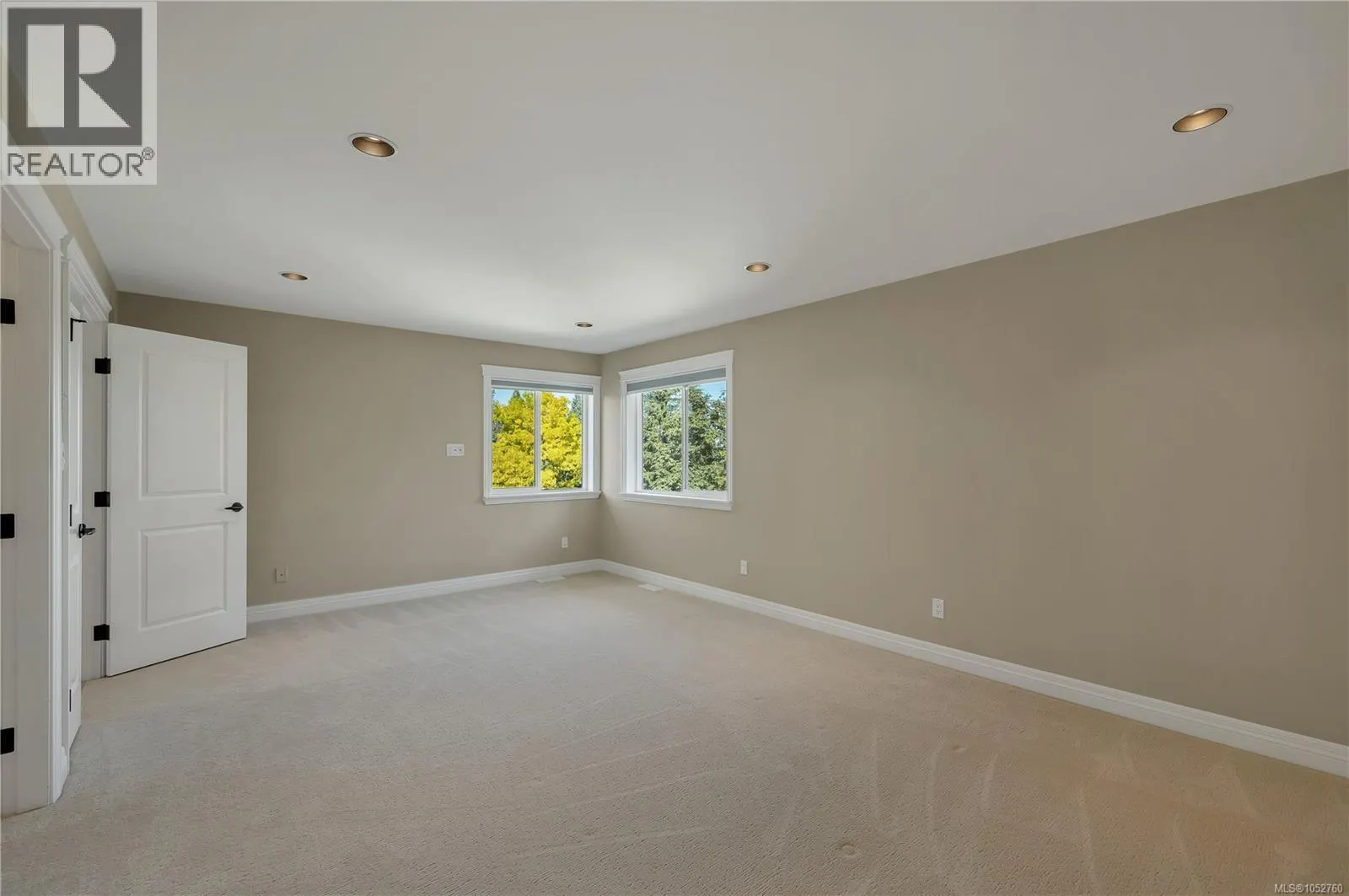 830 Pinecrest Rd