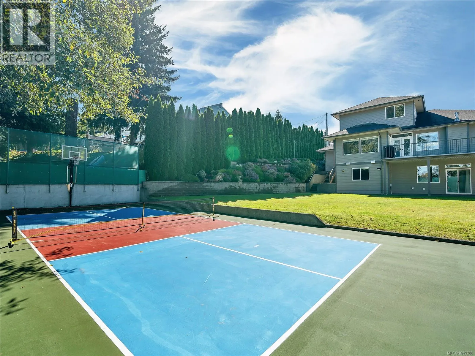 830 Pinecrest Rd