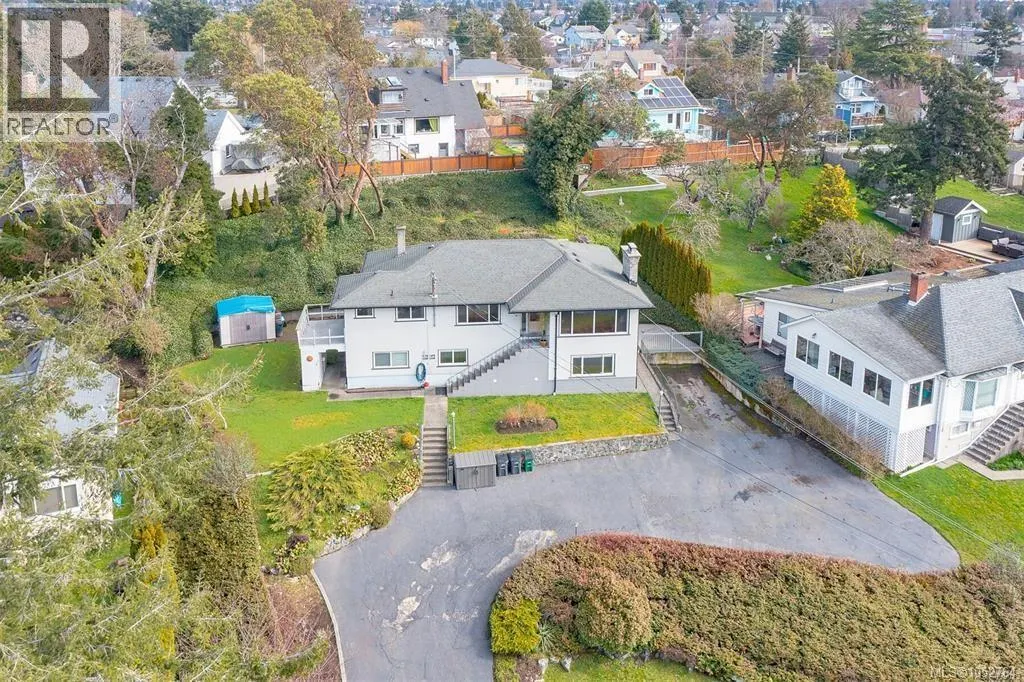 368 Gorge Rd W