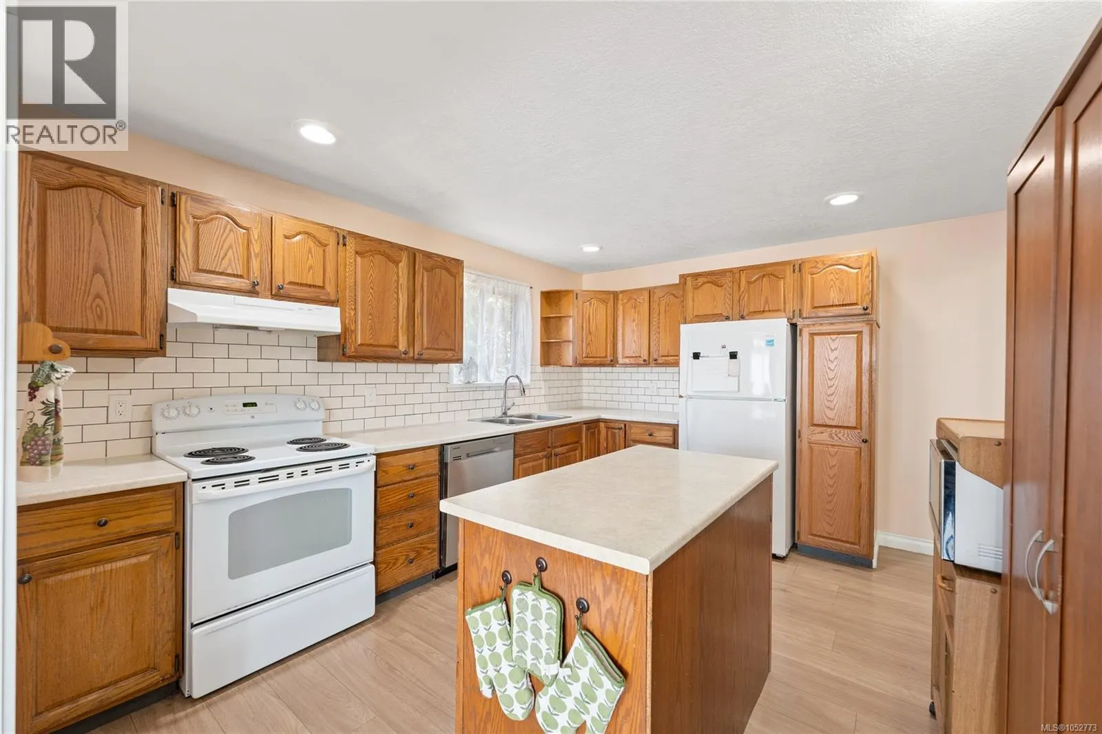 429 Davis Rd
