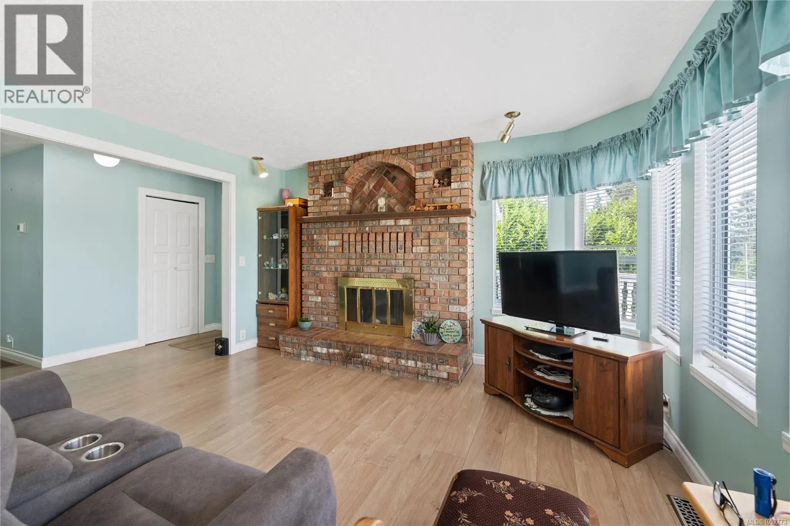 429 Davis Rd