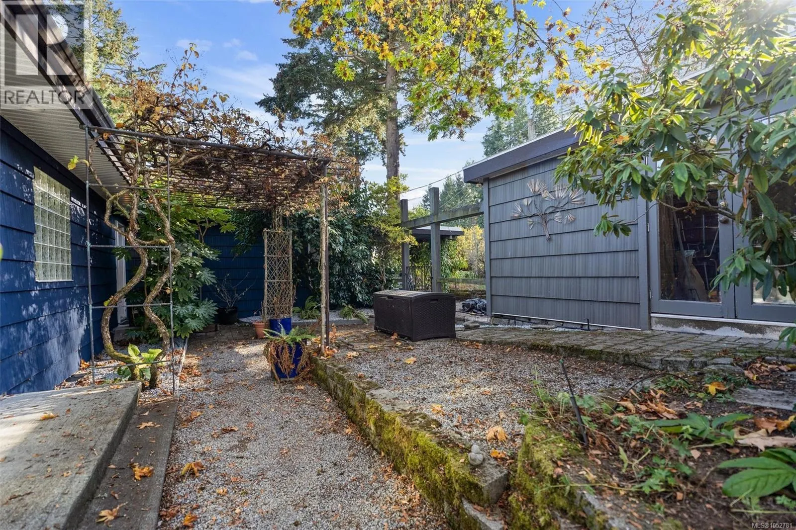 8698 East Saanich Rd