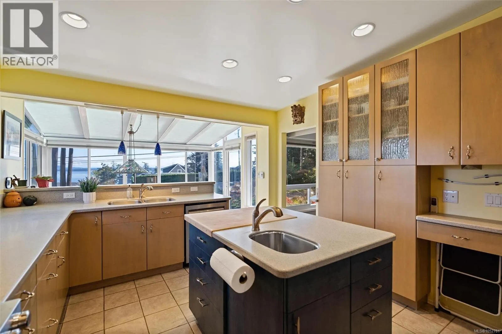 8698 East Saanich Rd