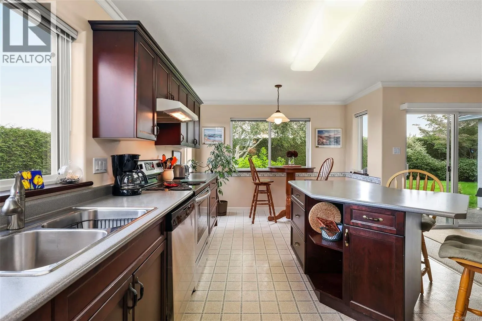 495 Troon Close