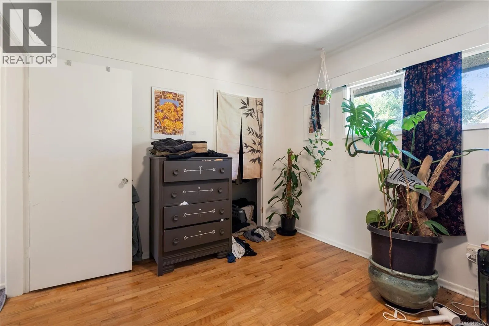 546-548 Linden Ave