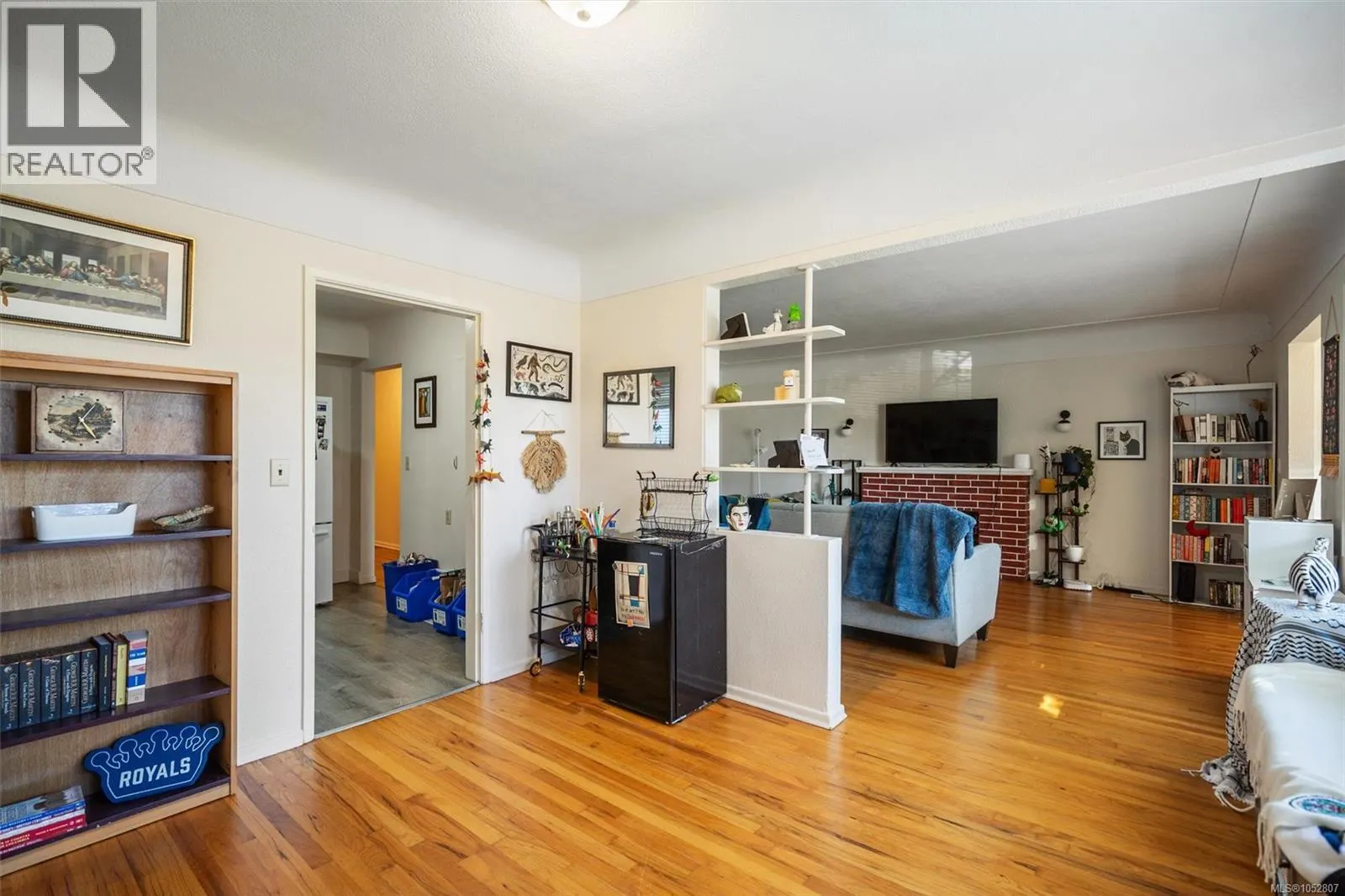 546-548 Linden Ave