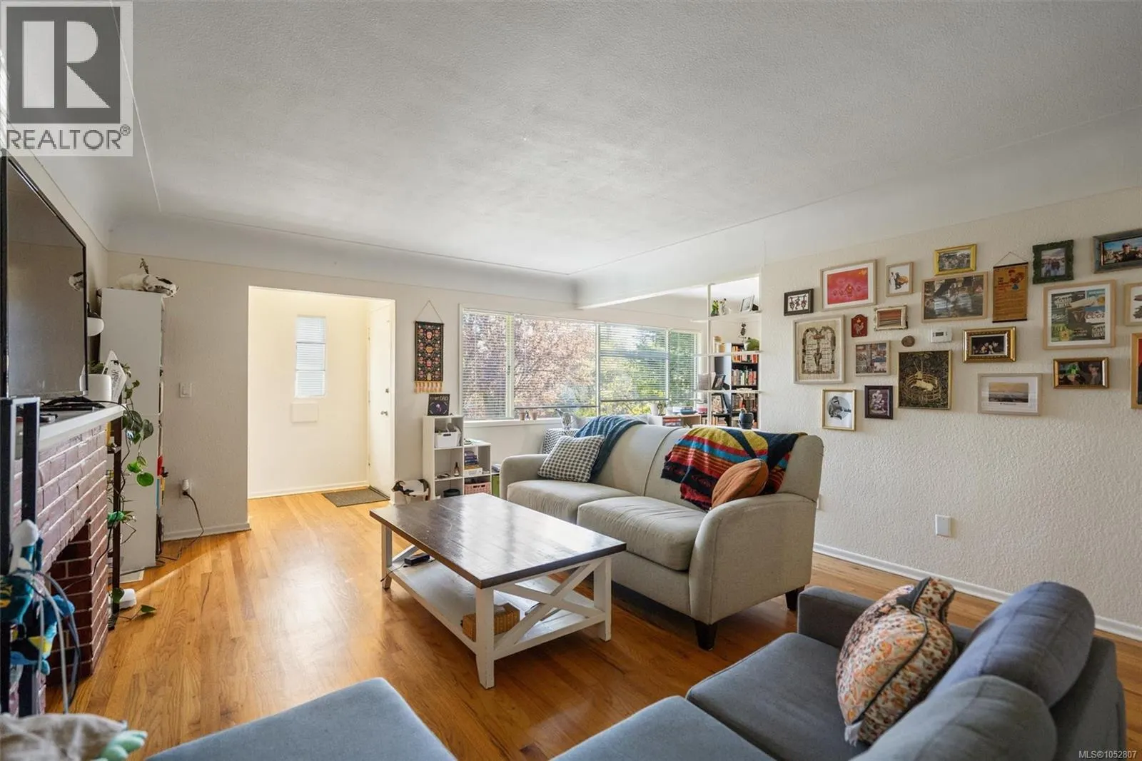 546-548 Linden Ave