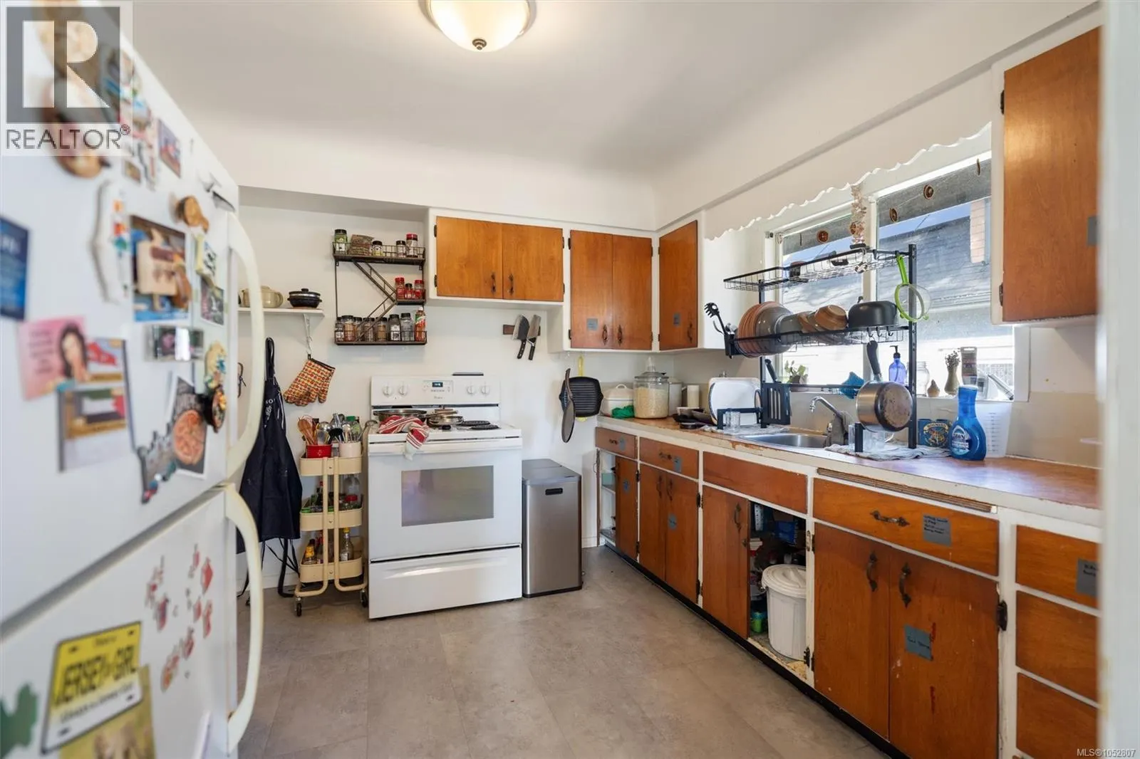 546-548 Linden Ave